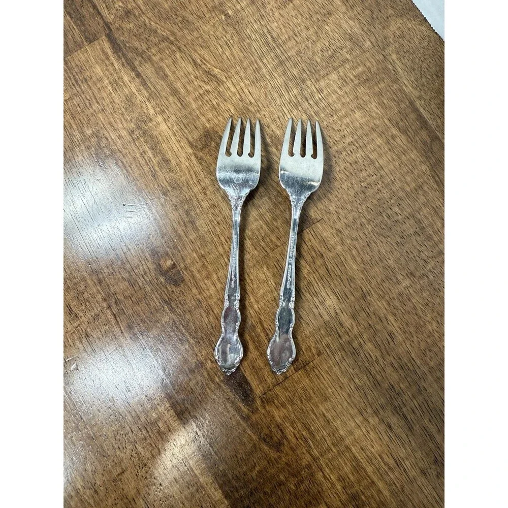 Satin Dover (Stainless) by ONEIDA SILVER
